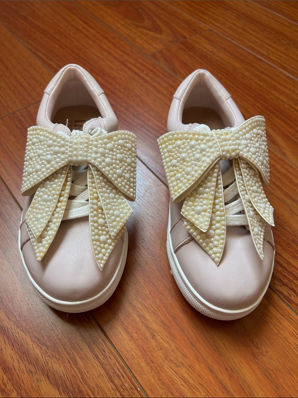 Kids Pearl Bow Pink Sneakers Size 1